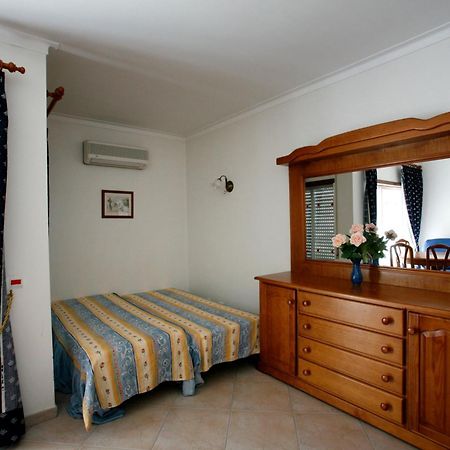 Apartamentos Coral Do Vau Portimão Buitenkant foto